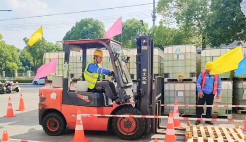 Wonderful duel! The company's second forklift skills competition ended successfully